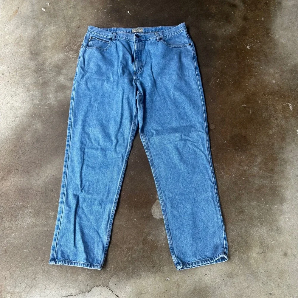 LL Bean Jeans Mens 40x32 Light Blue Excellent Natural Fit Straight Leg Cotton
